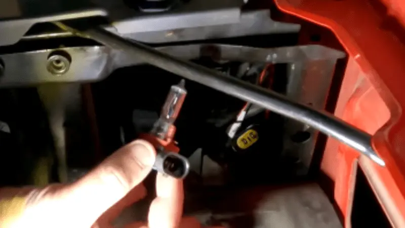 2014 chevy silverado headlight bulb replacement