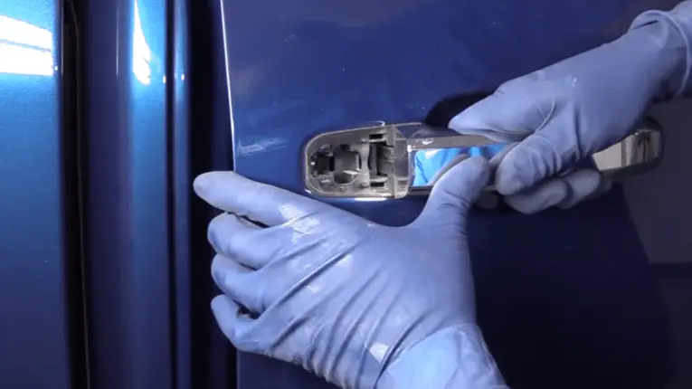 how to remove old door handle on chevy silverado